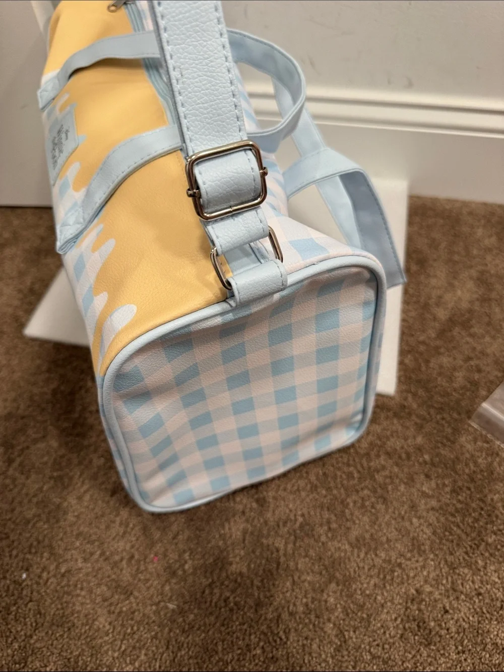 Winnie the Pooh Disney Bioworld travel duffle bag